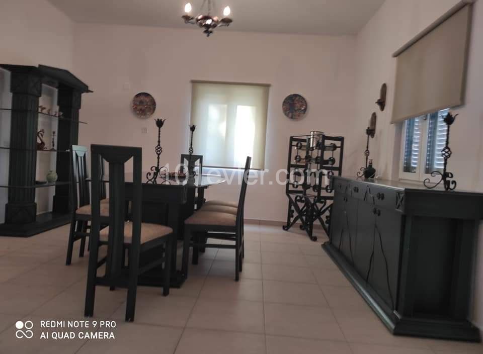 Kiralık 4 yatak odalı Villa 