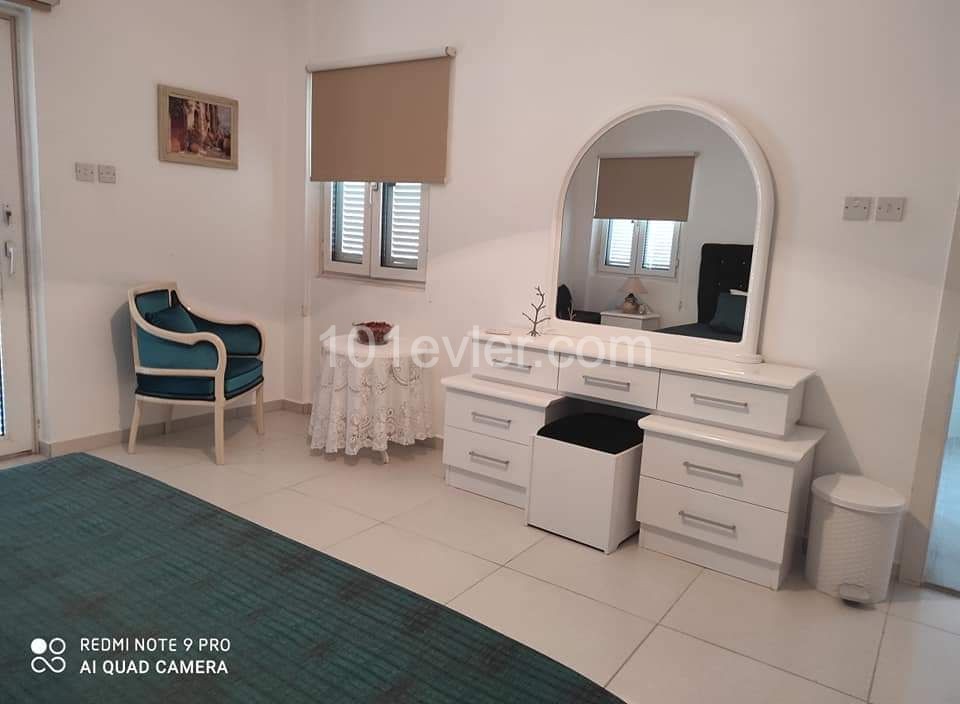 Kiralık 4 yatak odalı Villa 