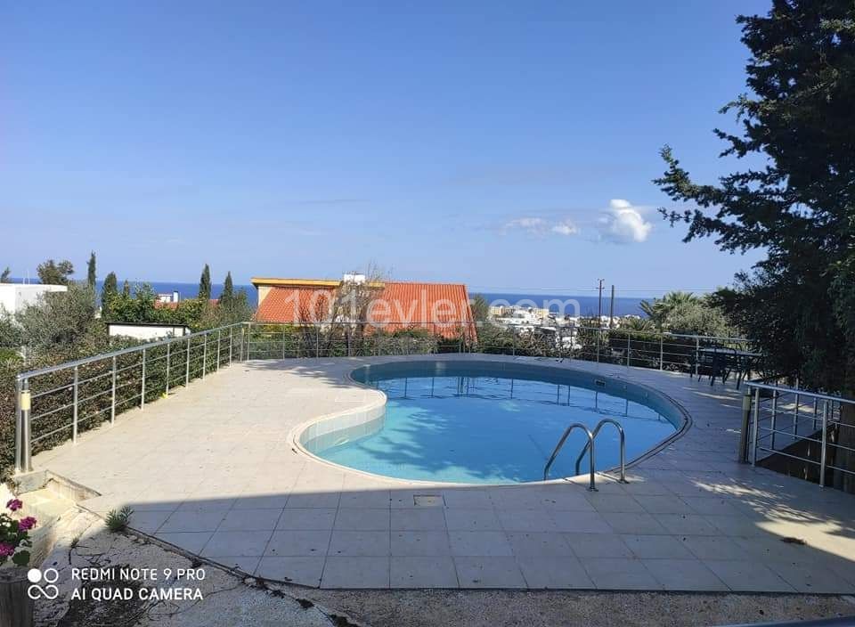 Kiralık 4 yatak odalı Villa 