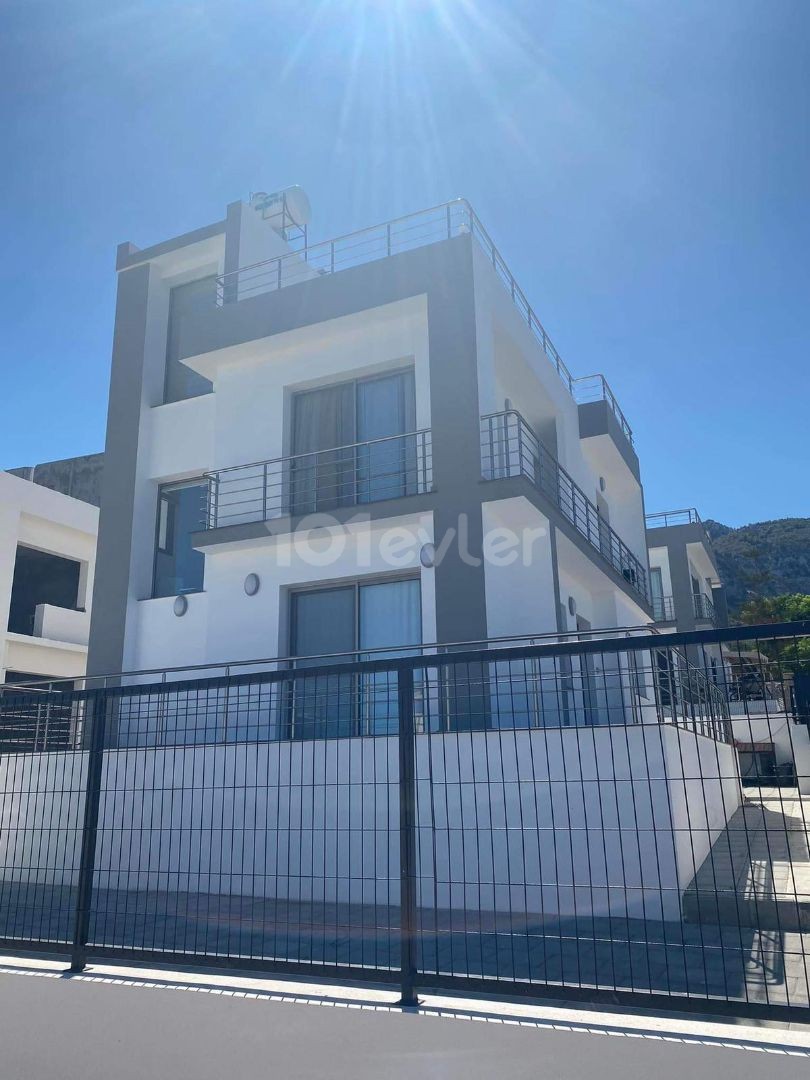 Satılık 3 yatak odalı Villa 