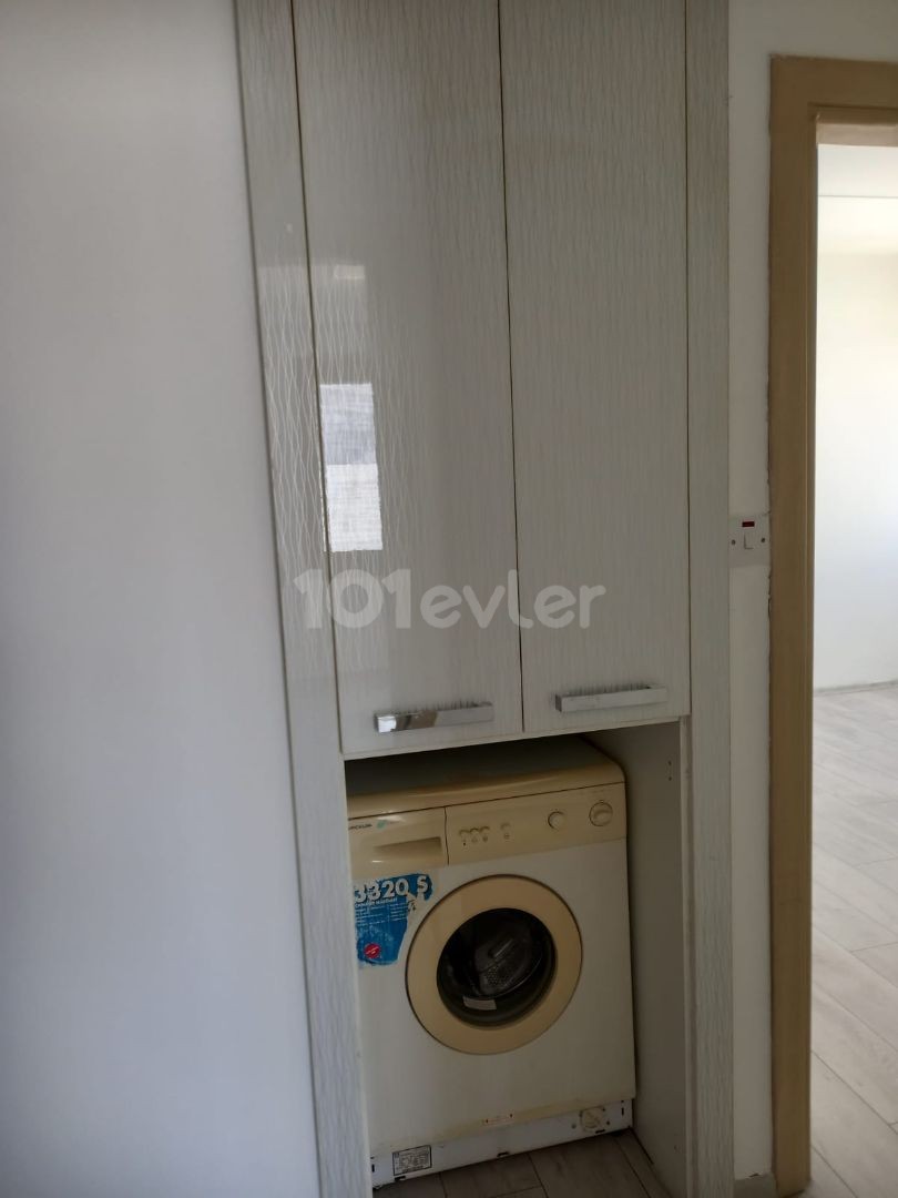 3-Zimmer-Wohnung ohne Möbel ** 