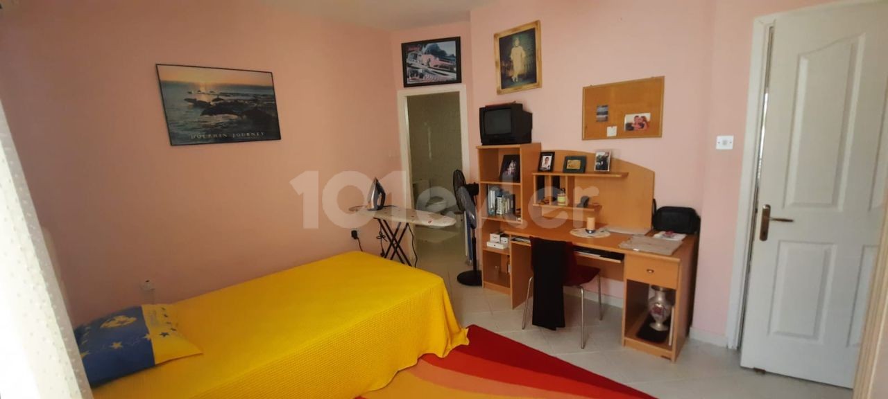 Girne'de satılık 4 yatak odalı penthouse