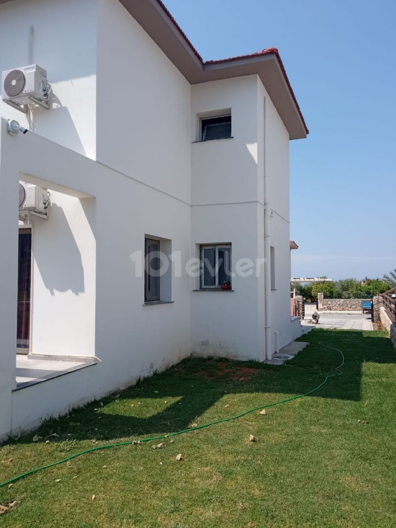 Satılık 3 yatak odalı Villa 