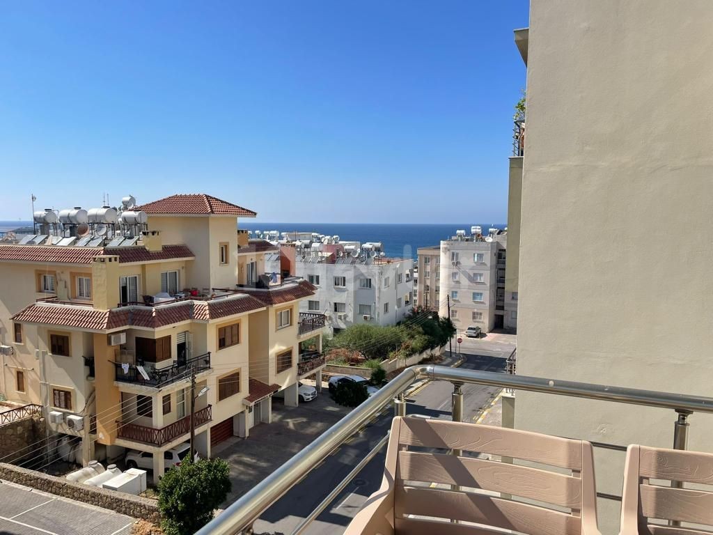 2+1 apartment in the center of Kyrenia