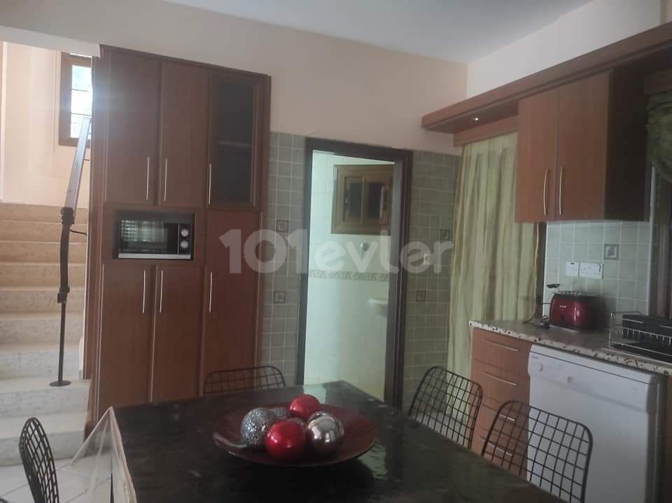 3+1 villa for daily rent in Alsancak