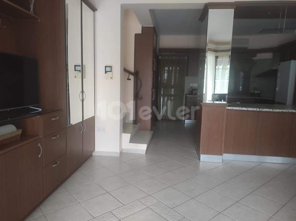 Alsancak'ta Günlük kiralık 3+1 villa 