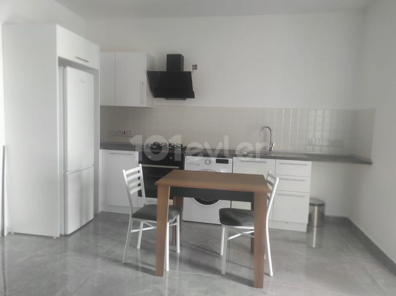 Alsancak'ta  kiralık 1+1 daire