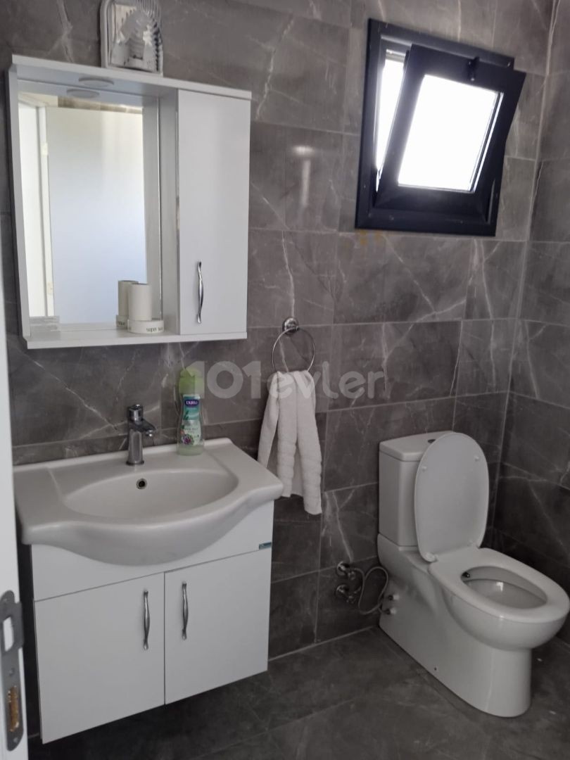 Flat To Rent in Alsancak, Kyrenia