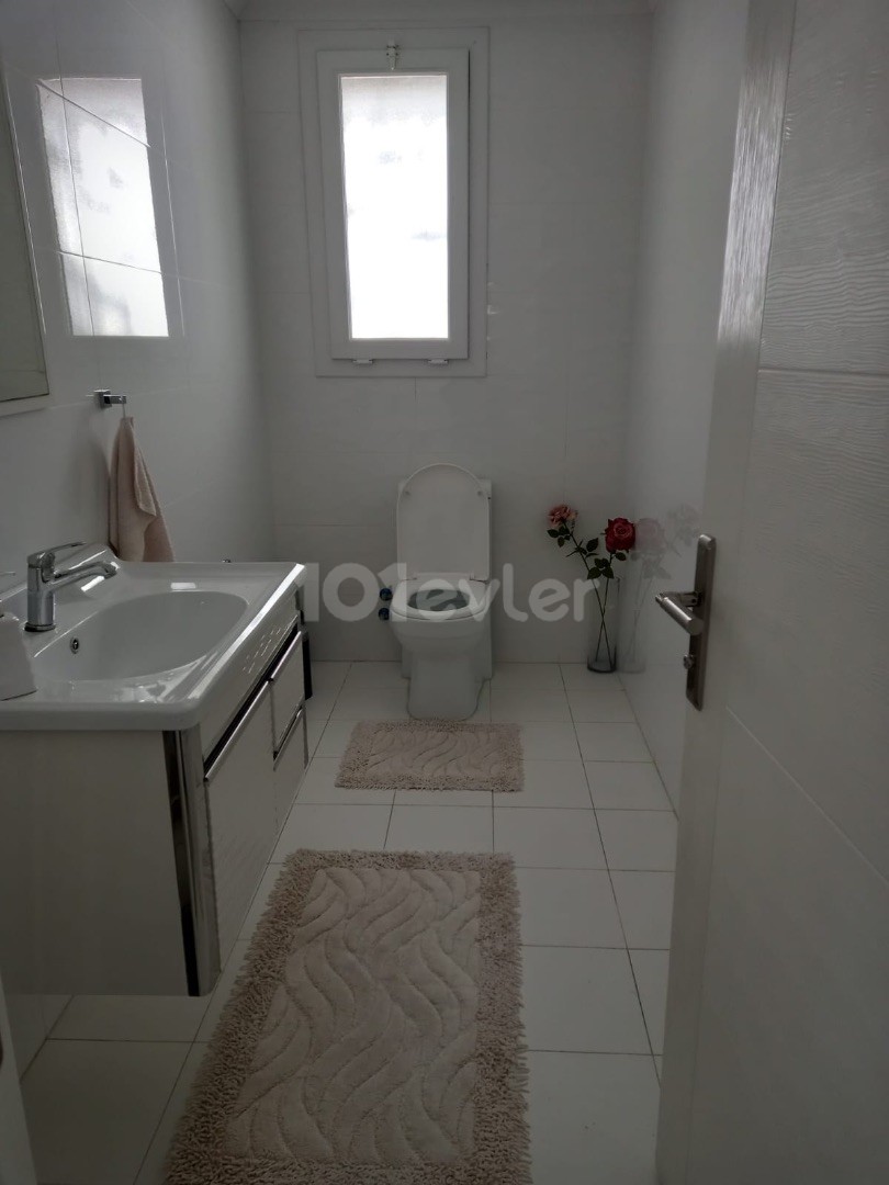 3+1 APARTMENT FOR SALE FROM THE OWNER IN LEFKOŞA