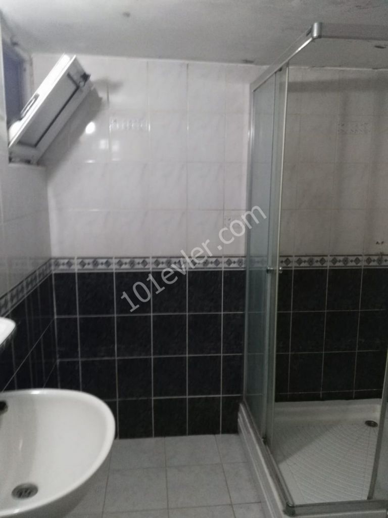 Küçük kaymaklı 3+1 zemin kat full eşyalı kiralık daire 