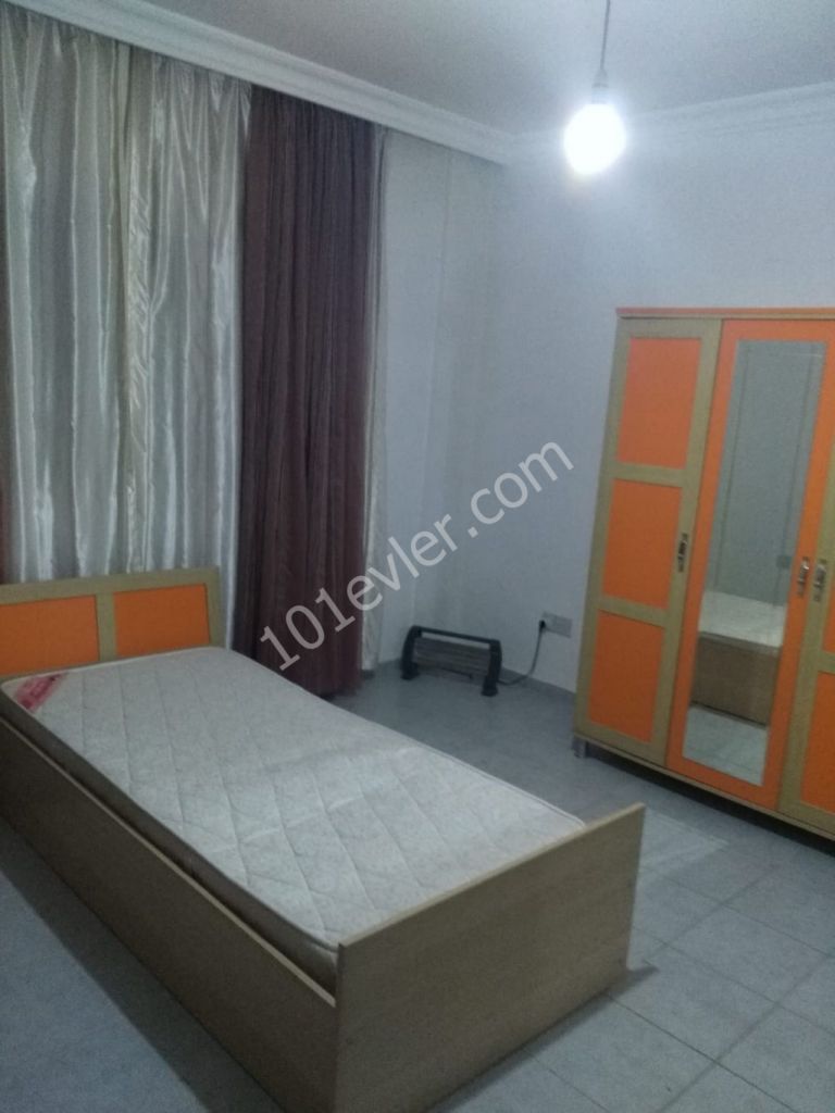 Küçük kaymaklı 3+1 zemin kat full eşyalı kiralık daire 