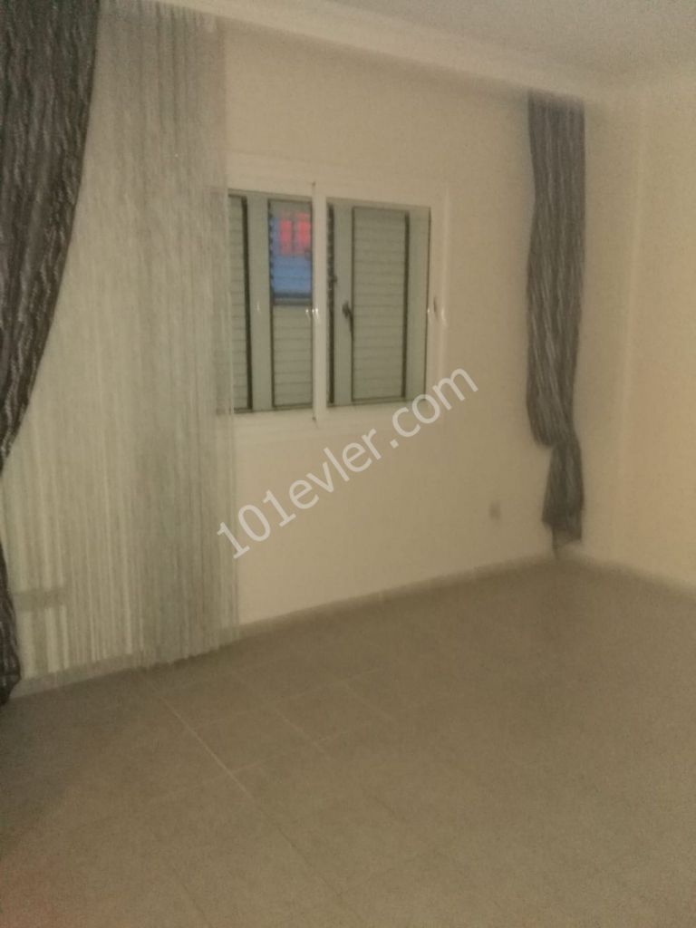 Küçük kaymaklı 3+1 zemin kat full eşyalı kiralık daire 