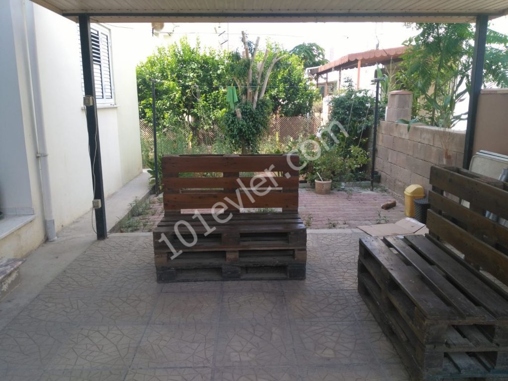 Küçük kaymaklı 3+1 zemin kat full eşyalı kiralık daire 