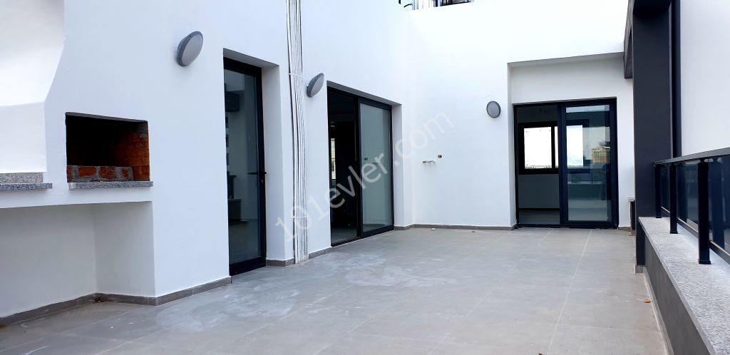 Penthouse For Sale in Köşklüçiftlik, Nicosia