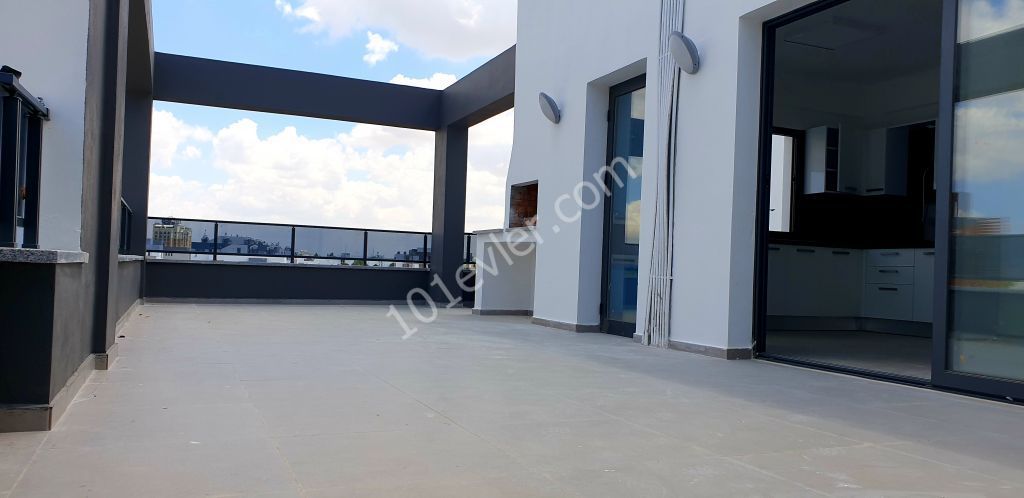 Penthouse For Sale in Köşklüçiftlik, Nicosia