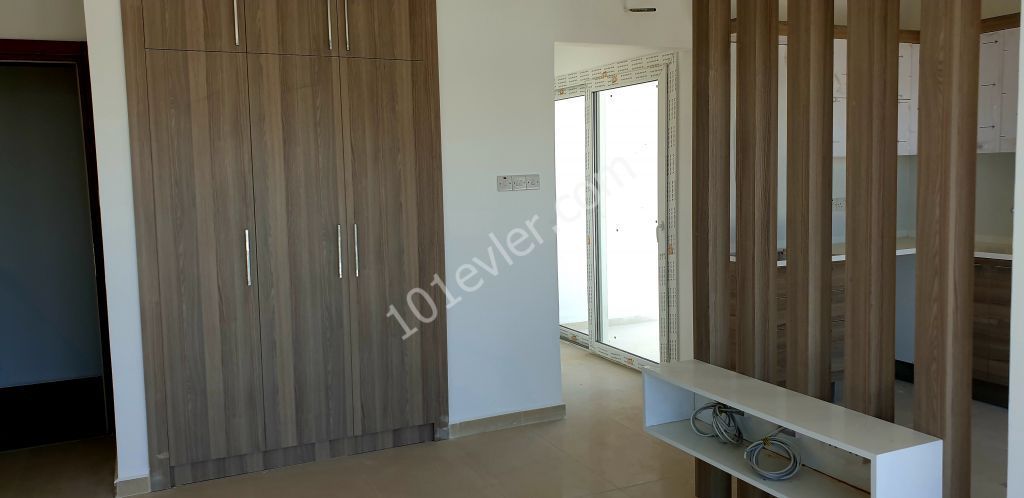 Penthouse For Sale in Küçük Kaymaklı, Nicosia