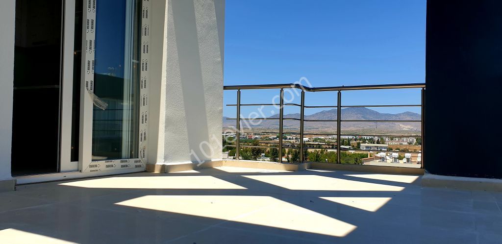 Penthouse For Sale in Küçük Kaymaklı, Nicosia