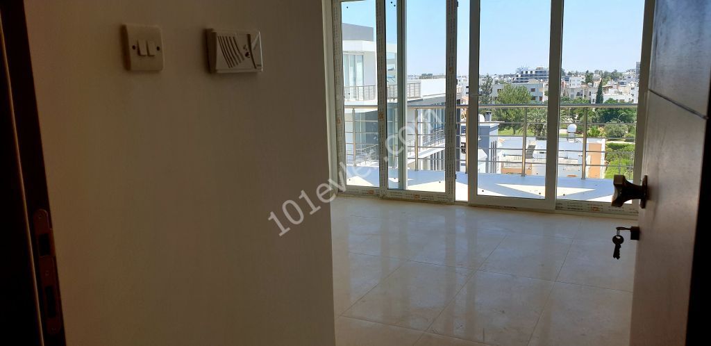 Penthouse For Sale in Küçük Kaymaklı, Nicosia