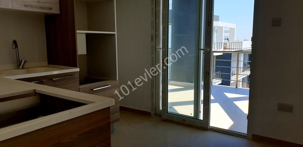 Penthouse For Sale in Küçük Kaymaklı, Nicosia