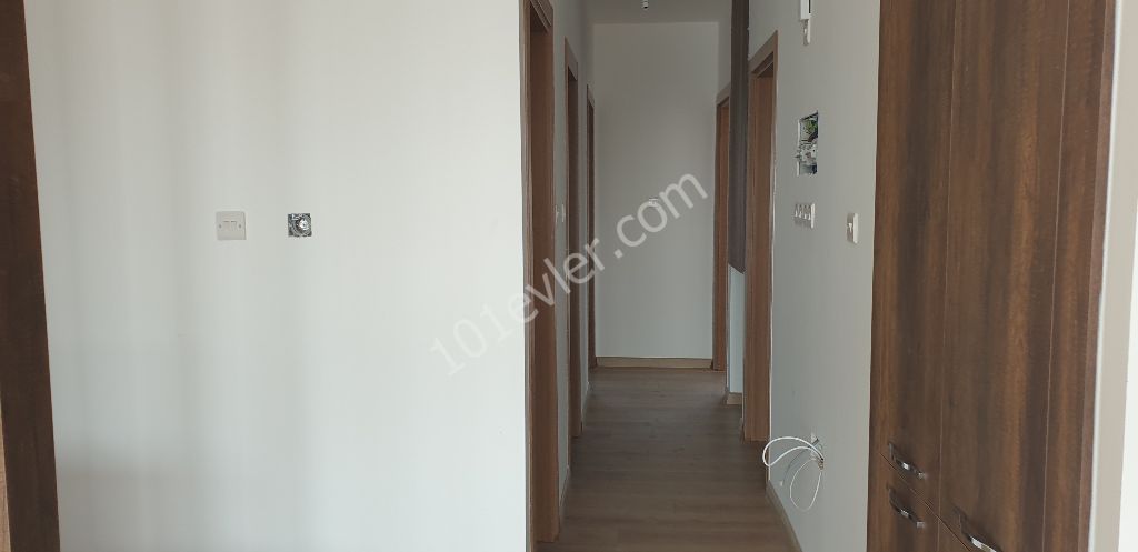 Penthouse For Sale in Küçük Kaymaklı, Nicosia