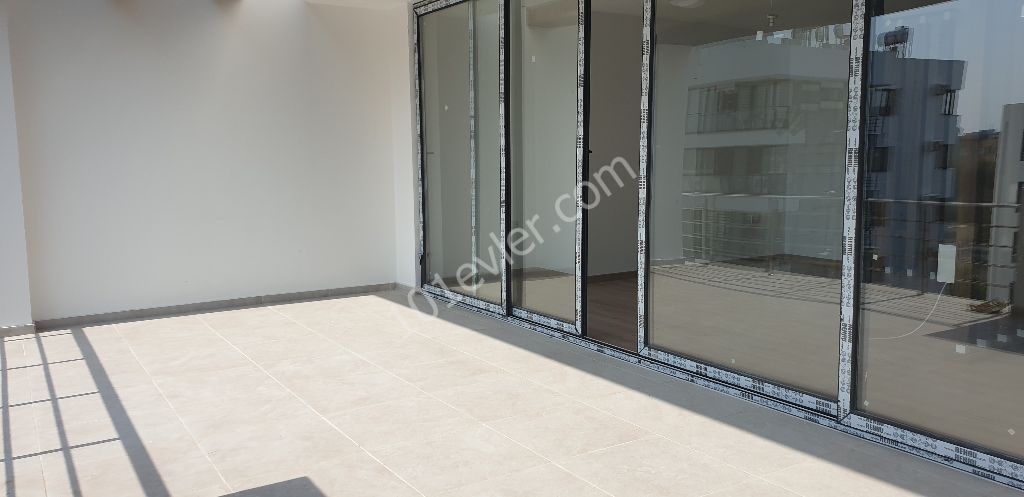 Penthouse For Sale in Küçük Kaymaklı, Nicosia