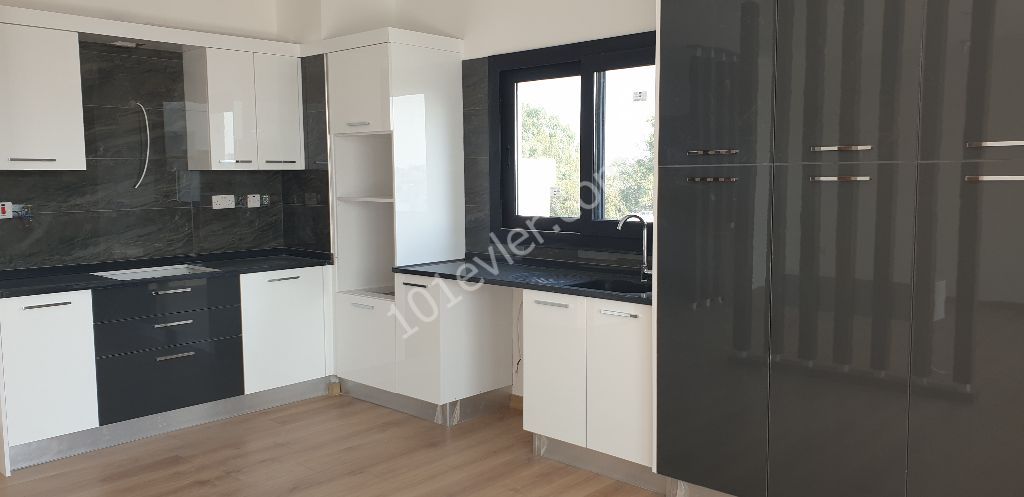 Penthouse For Sale in Küçük Kaymaklı, Nicosia