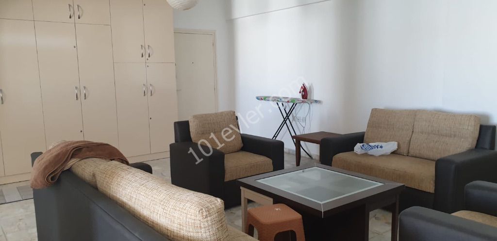 Girne kaşkarkort bölgesi.   3+1 Full eşyalı daire 