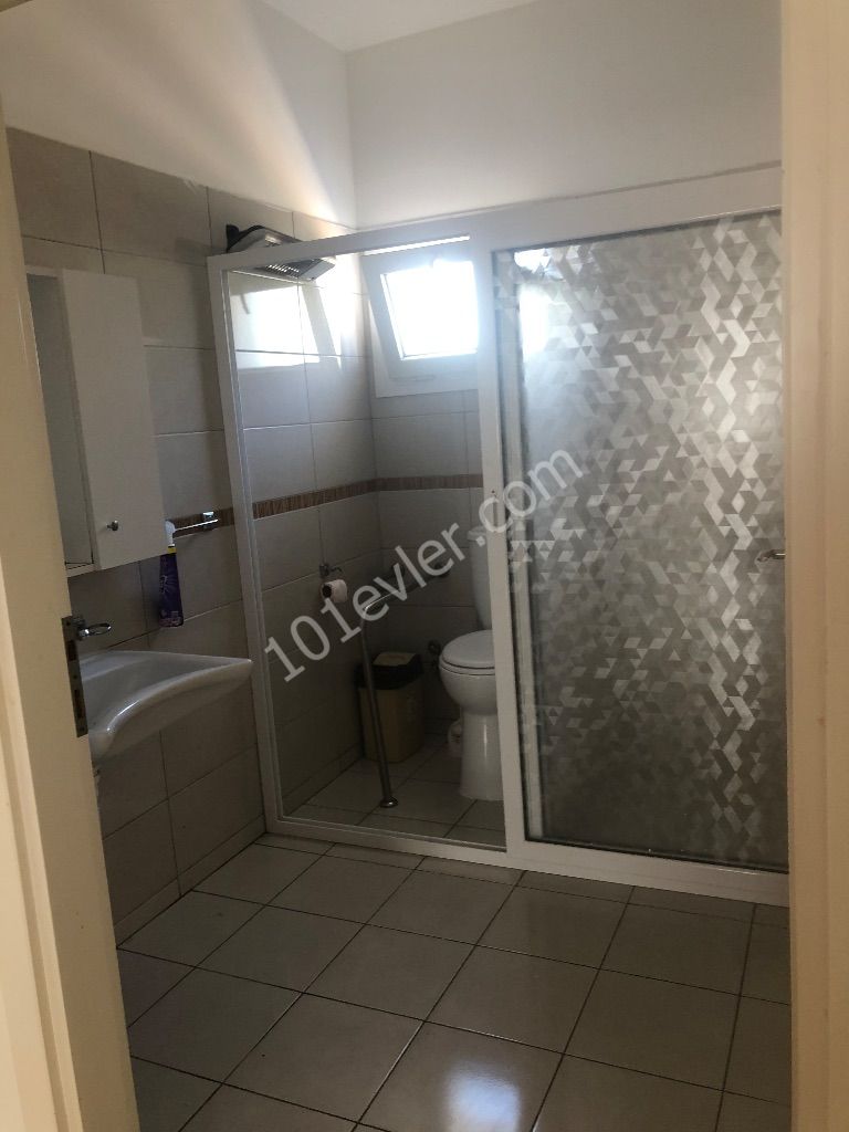 Yenişehir’in merkezinde müstakil Bahçeli 2+1 Kiralık Ev