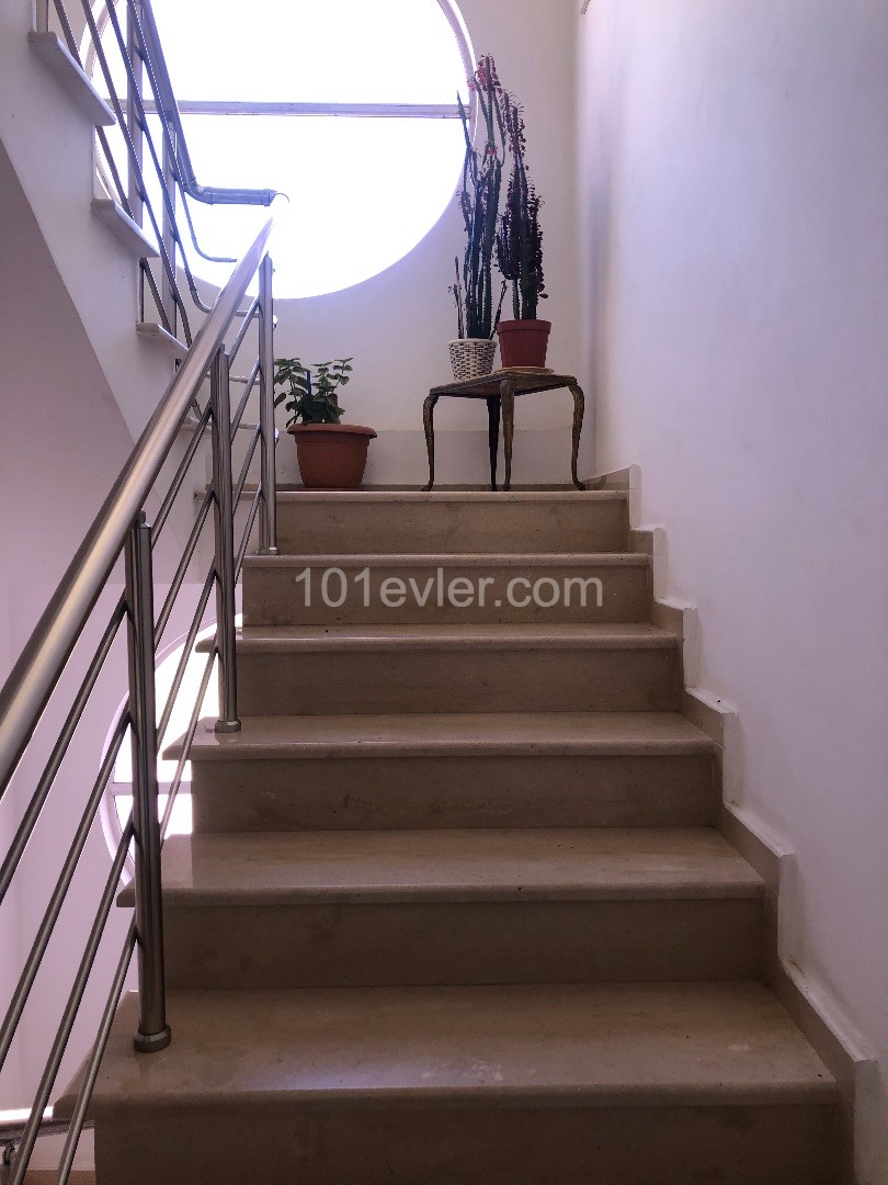 Ortaköyde lüks 3 + 1 full eşyalı daire