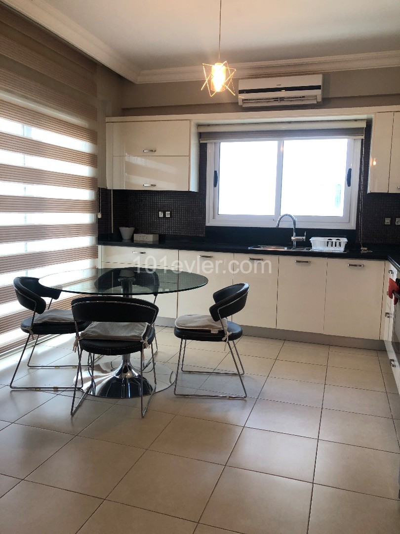 Ortaköyde lüks 3 + 1 full eşyalı daire