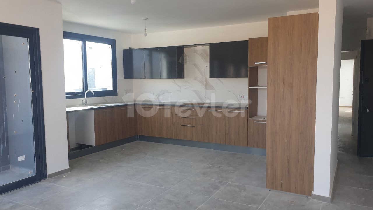 YENIKENT SUPER LU LLOGARA PENTHOUSE ** 