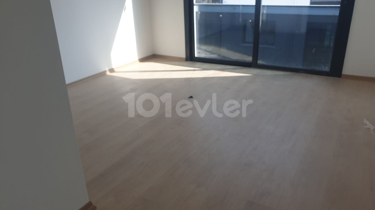 YENIKENT SUPER LU LLOGARA PENTHOUSE ** 