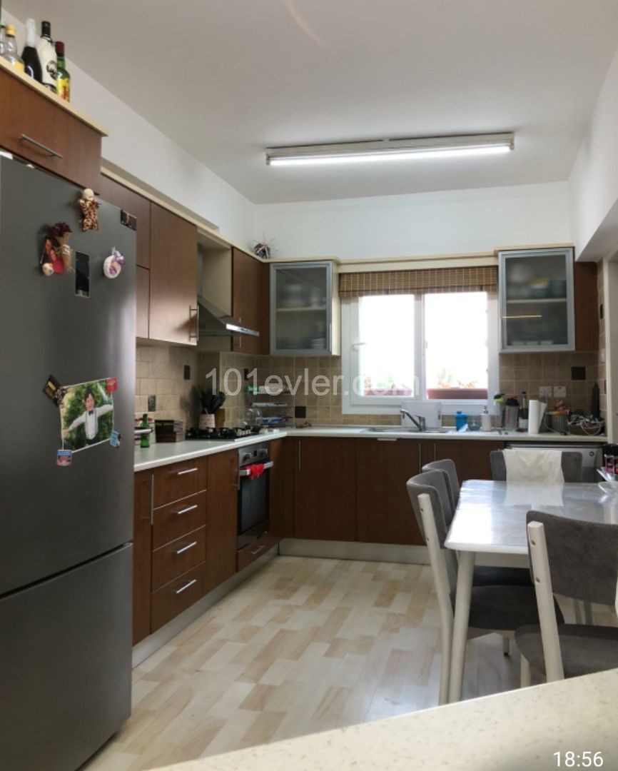 HAVUZLU SİTEDE  SATILIK DAİRE 