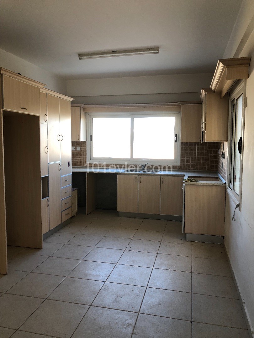 Flat For Sale in Küçük Kaymaklı, Nicosia