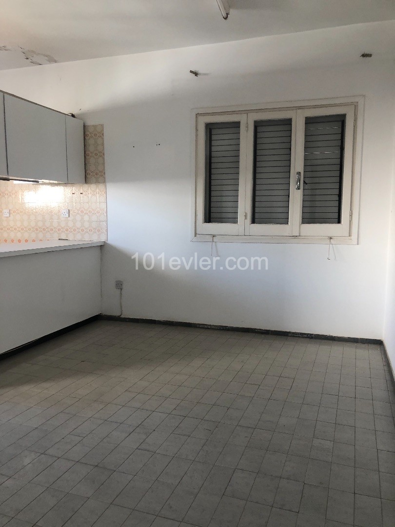 Yenişehir’de 3 + 1 kiralık eşyasız ticari izinle daire 