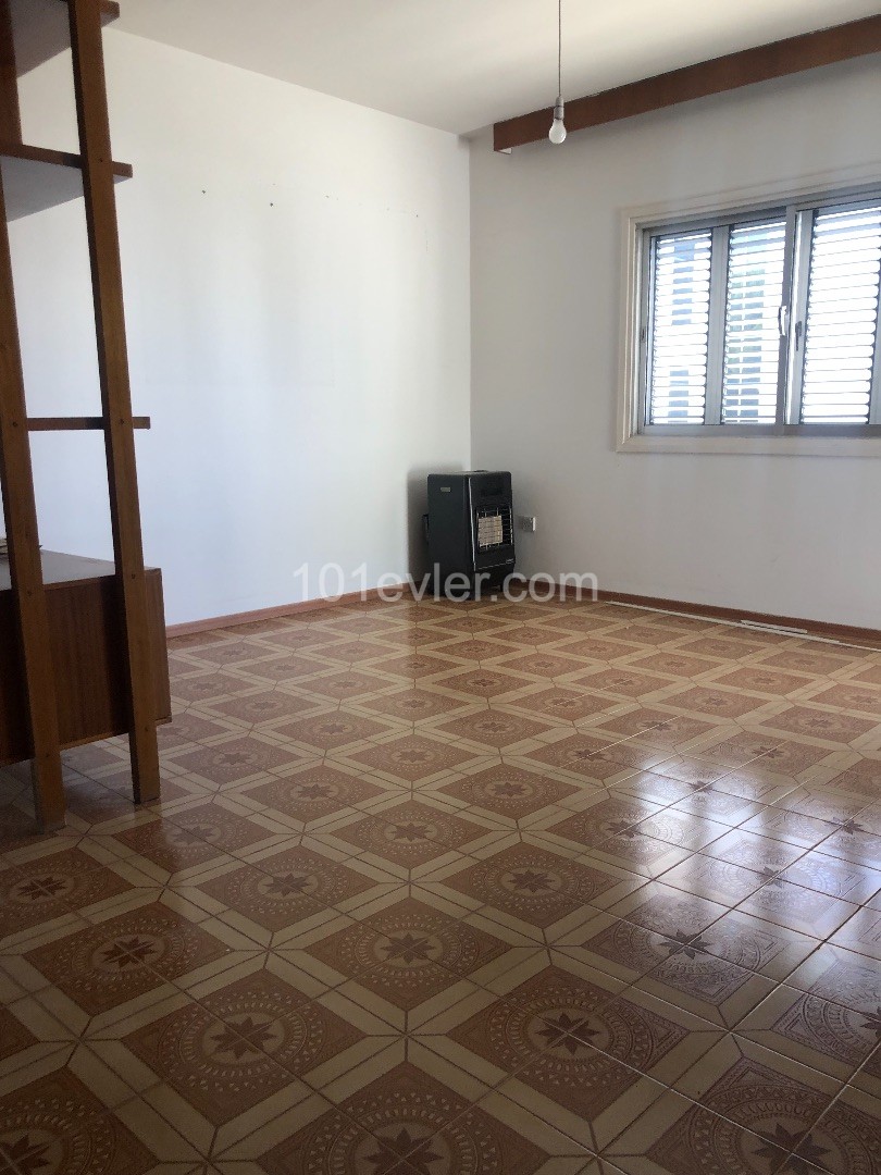 Yenişehir’de 3 + 1 kiralık eşyasız ticari izinle daire 