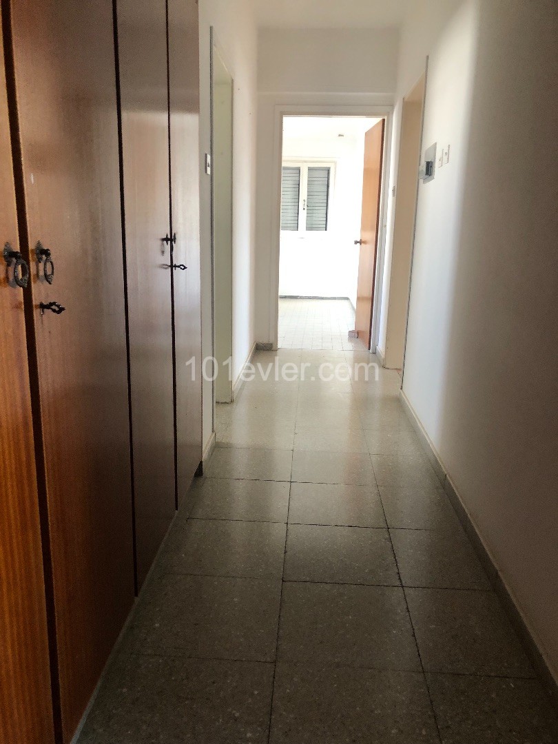 Yenişehir’de 3 + 1 kiralık eşyasız ticari izinle daire 