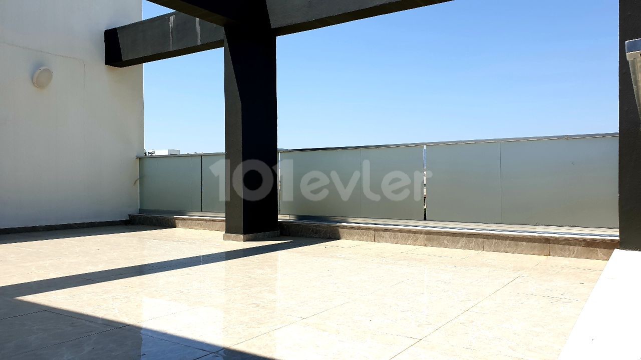 LUXURY PENTHOUSE WITH SPACIOUS TERRACE ** 