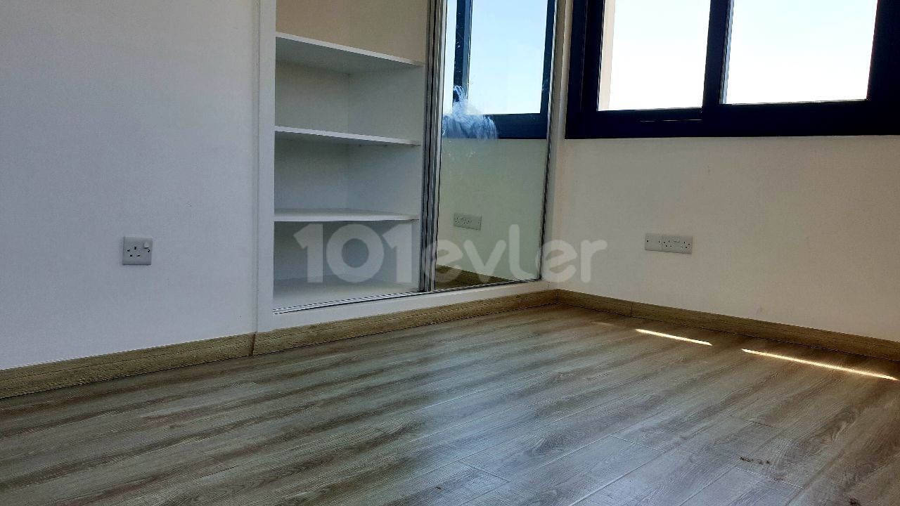 GENİŞ TARASLI LÜX PENTHOUSE 