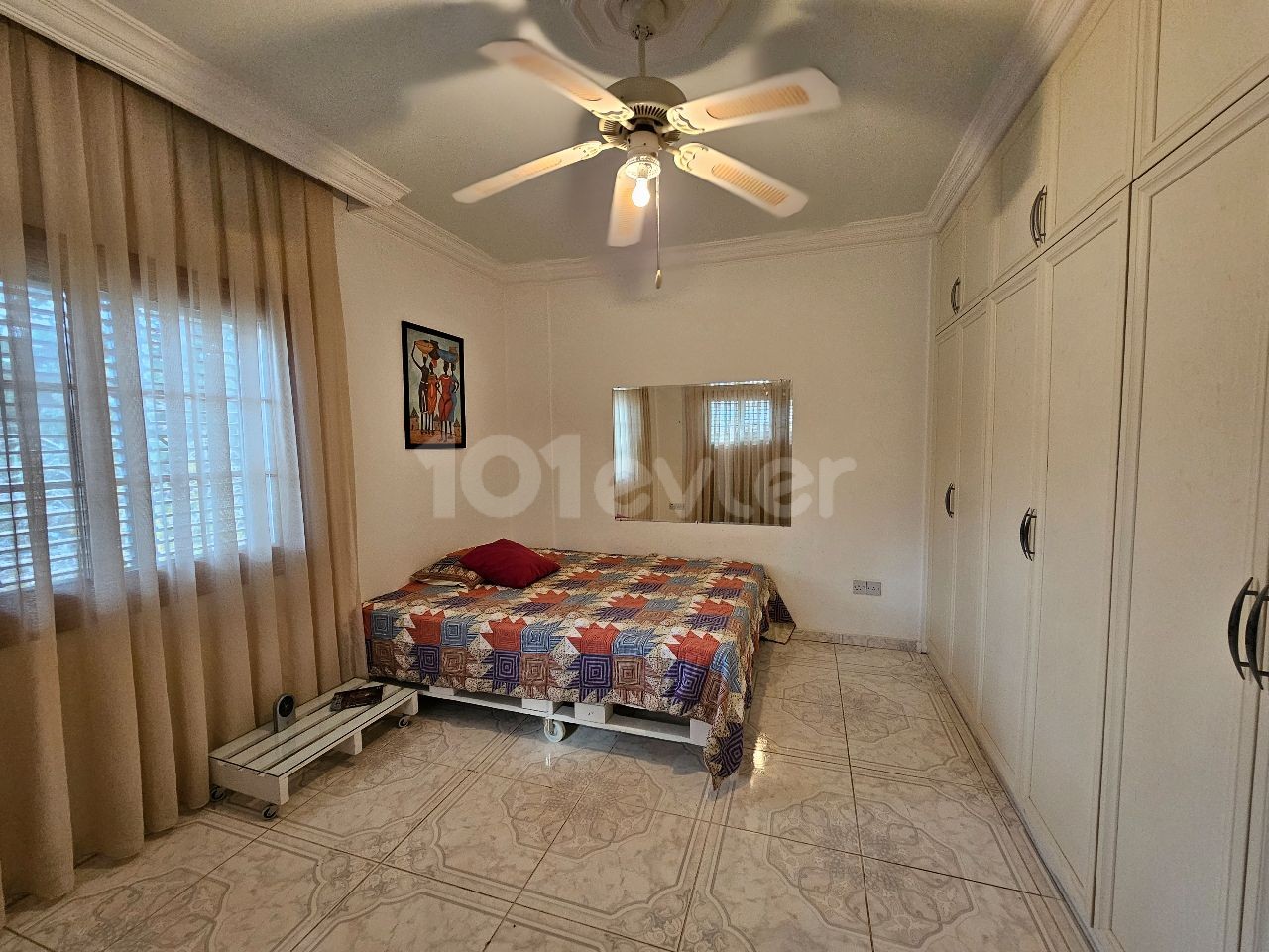 3+1 Spacious Flat in Kyrenia Center