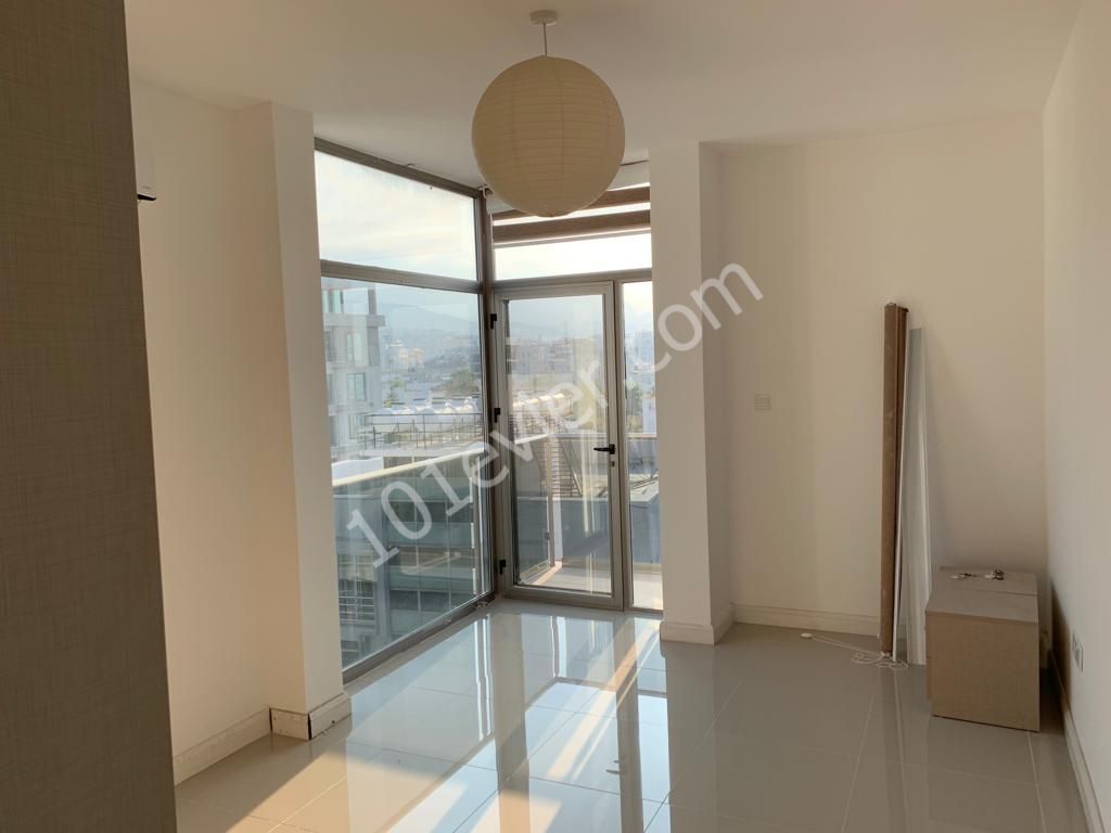 Girne Merkezde Kiralık 2+1 110m2