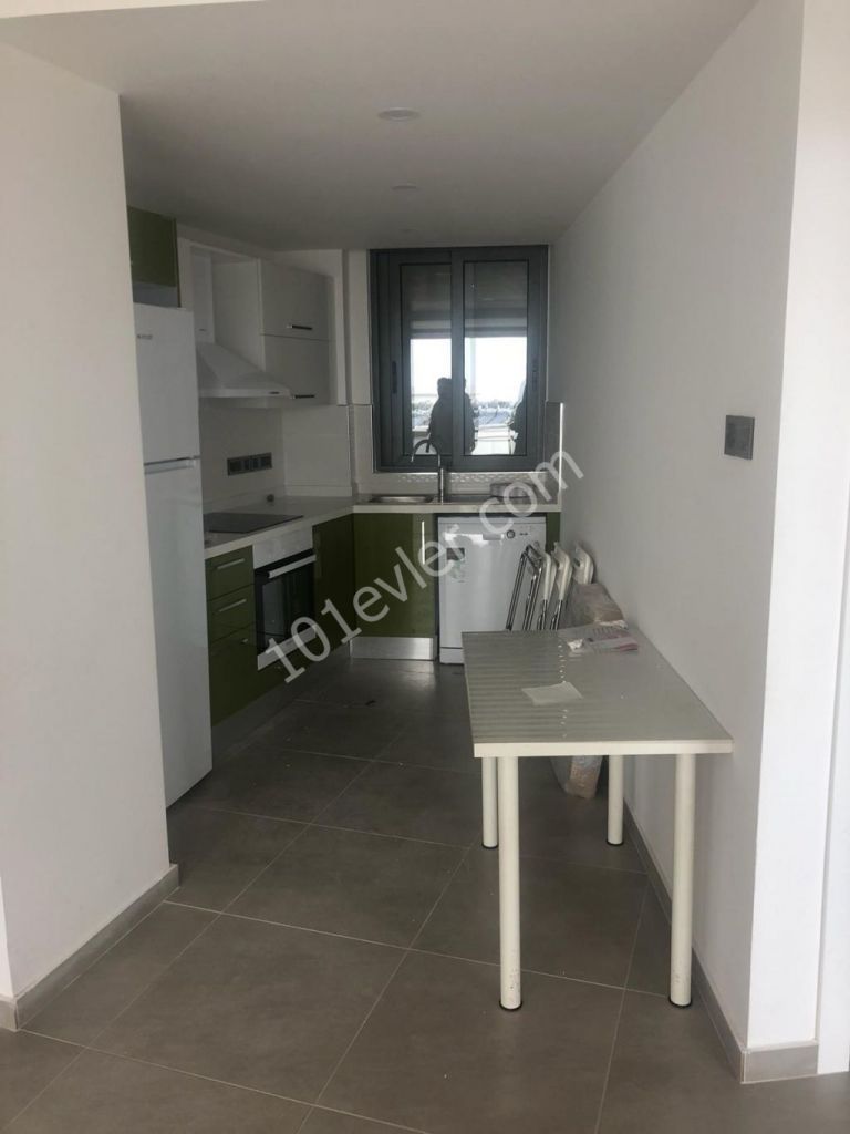 Girne Merkez'de kiralık 2+1