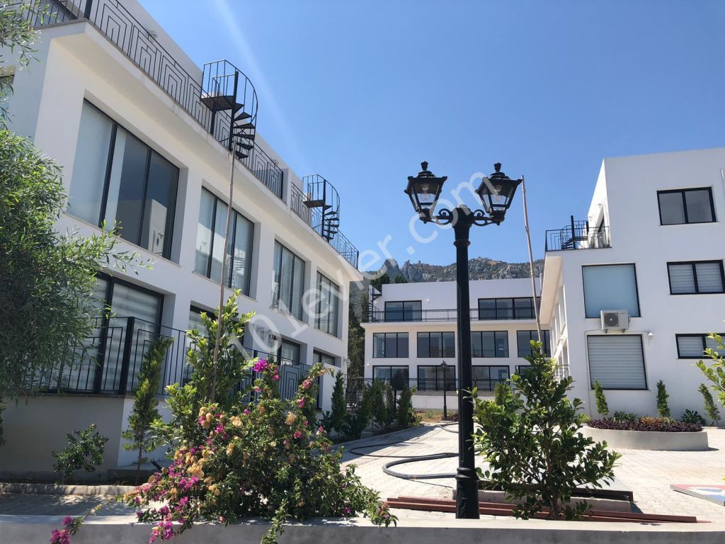 Business To Rent in Yukarı Girne, Kyrenia