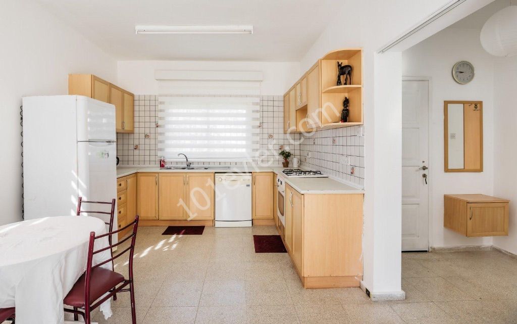 Semi Detached To Rent in Karaoğlanoğlu, Kyrenia