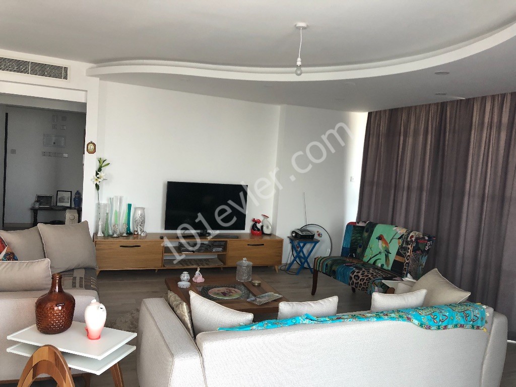 Flat To Rent in Girne Merkez, Kyrenia