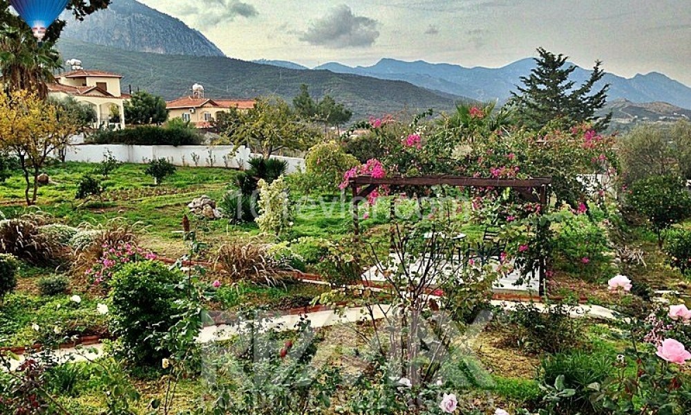 Detached Villa-Edremit ** 