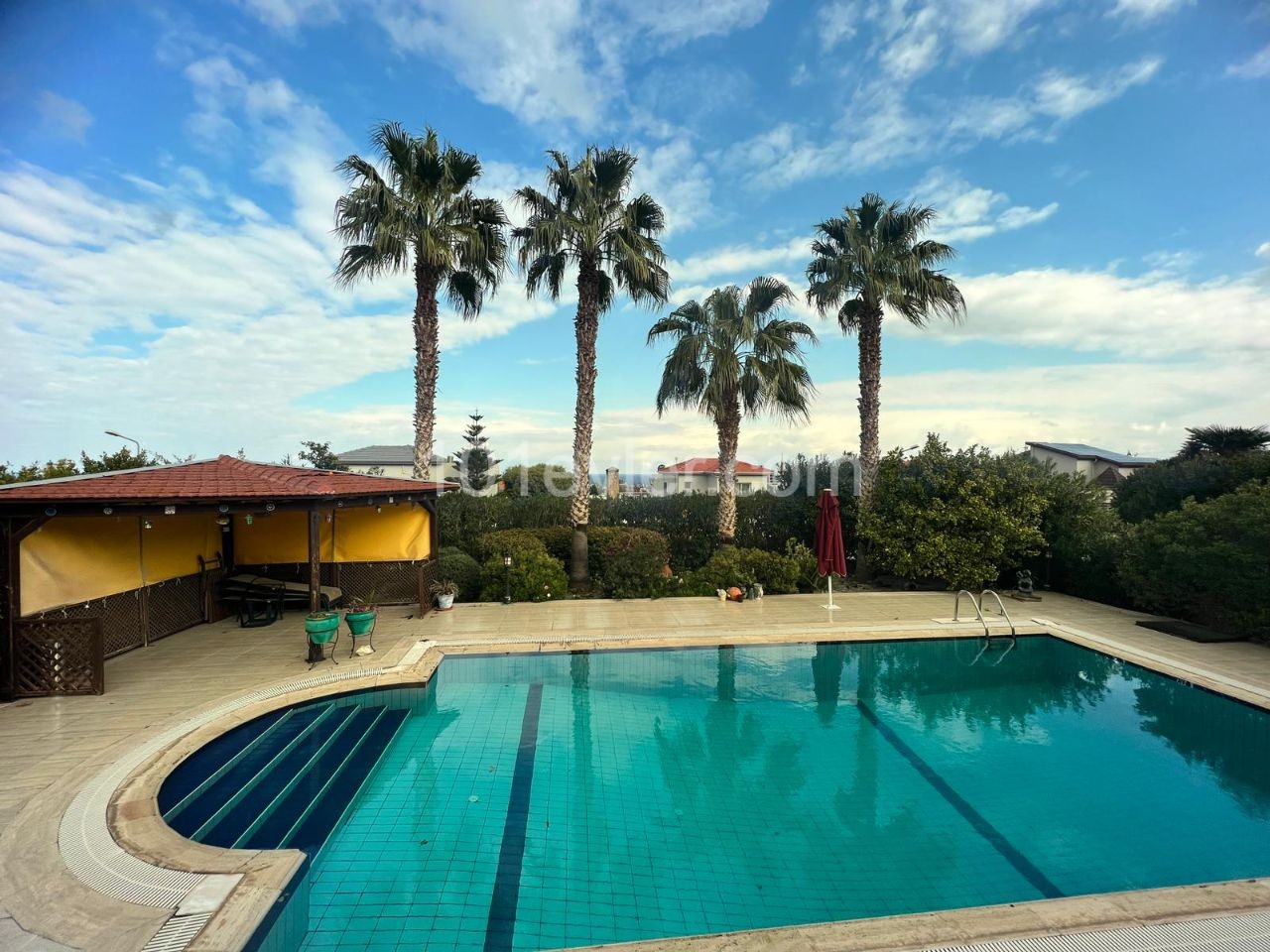 3+1 Villa Zu Vermieten mit Pool in Kyrenia ** 