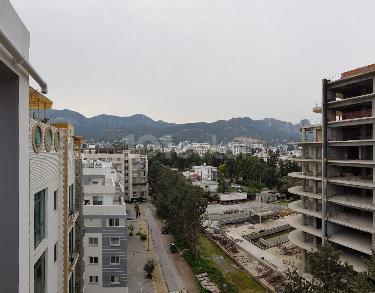 Penthouse zum Verkauf mit ausgezeichnetem Meerblick im Zentrum von Kyrenia ** 