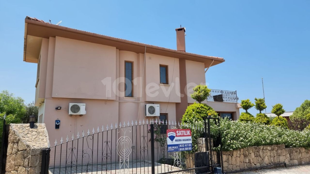 4+1 Villa for Sale in Walking Distance to the Sea in Çatalköy ** 