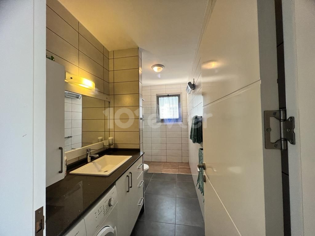 Girne merkezde satılık 3+1 penthouse